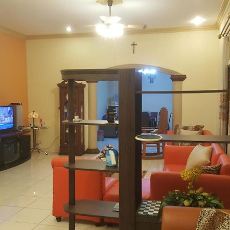 Manado Homestay46 Екстериор снимка